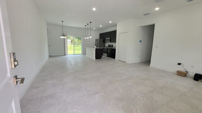 8991 N Bee Way in Citrus Springs, FL - Building Photo - Building Photo