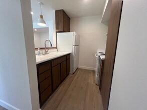 23 Streamwood, Unit 23 in Irvine, CA - Foto de edificio - Building Photo