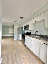 5635 Fifth Ave in Ft. Myers, FL - Building Photo - Building Photo