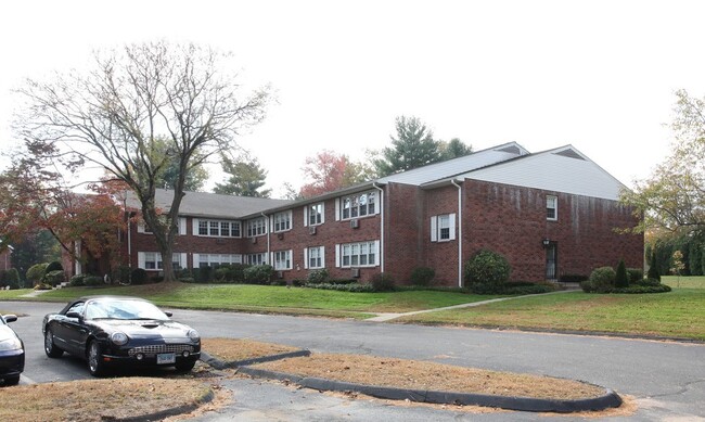 Worthington Apartments in Rocky Hill, CT - Foto de edificio - Building Photo