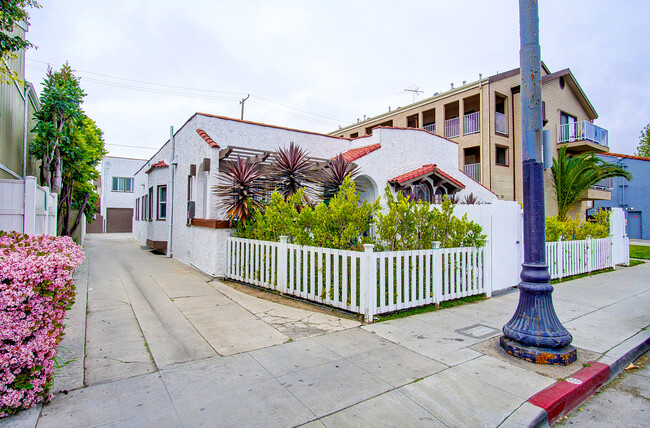 757 Redondo Ave in Long Beach, CA - Building Photo - Building Photo