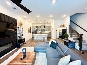 7513 Laburnam Rd in Dallas, TX - Building Photo - Building Photo