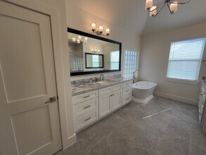 10607 Enclave Shadows Ct in Houston, TX - Building Photo - Building Photo