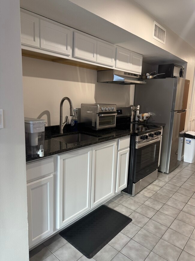 205 Ferry St, Unit Condo in Everett, MA - Building Photo - Building Photo