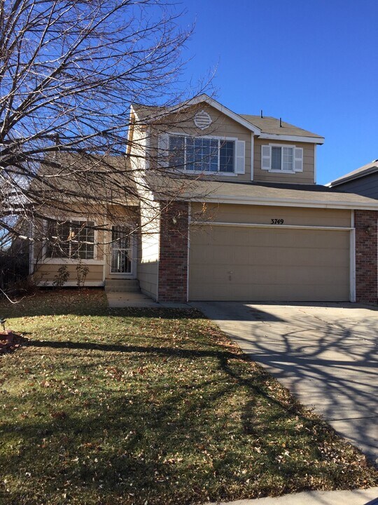 3749 S Lisbon Ct in Aurora, CO - Building Photo