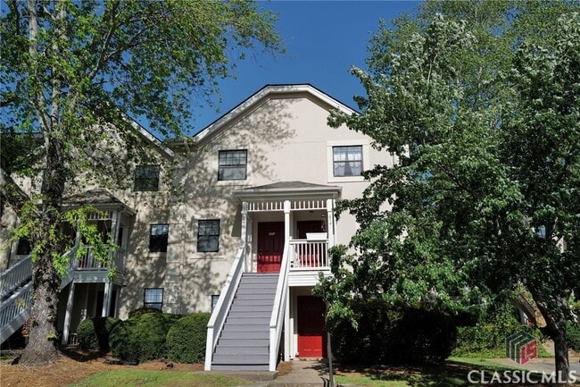 property at 290 Appleby Dr