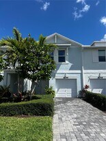 6349 Topsail Dr in West Palm Beach, FL - Building Photo