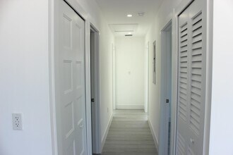 85 Coco Plum Dr in Marathon, FL - Building Photo - Building Photo