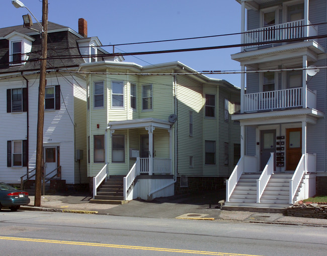 303 Bay St in Taunton, MA - Building Photo - Building Photo