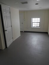 1143 S Virginia Ave, Unit MMI VA B in Mercedes, TX - Foto de edificio - Building Photo