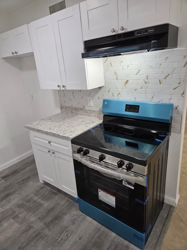 1333 S Dixie Hwy in Deerfield Beach, FL - Building Photo - Building Photo