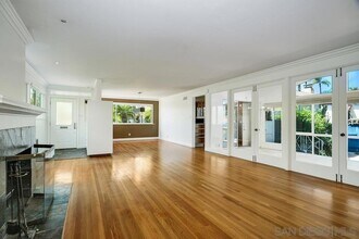 4242 Middlesex Dr in San Diego, CA - Building Photo - Building Photo