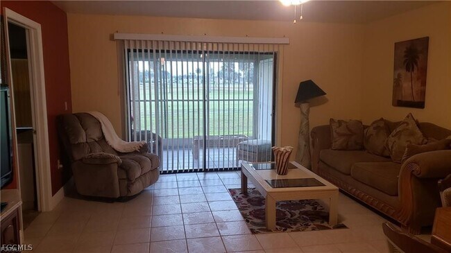 2039 Golfside Village Dr in Lehigh Acres, FL - Building Photo - Building Photo