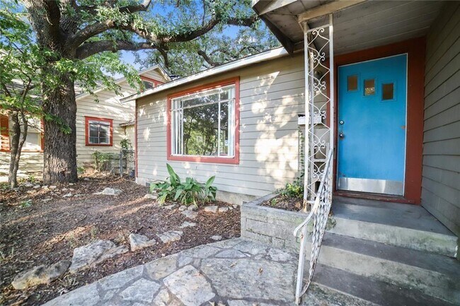 2905 Robinson Ave in Austin, TX - Foto de edificio - Building Photo