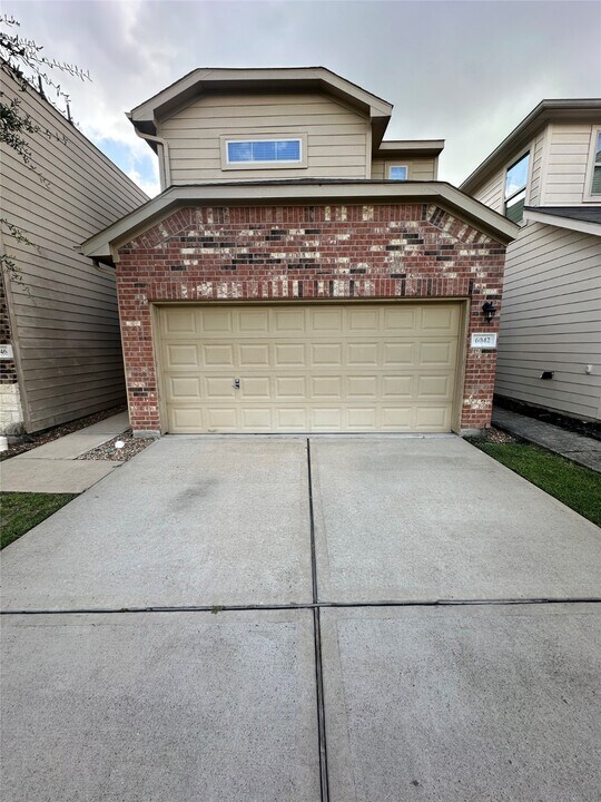 6042 Wesley Manor Ct in Katy, TX - Foto de edificio