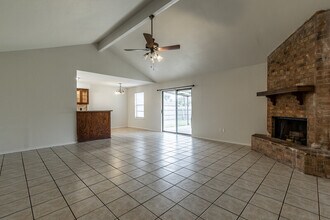 112 Marylee Dr in Hewitt, TX - Building Photo - Building Photo