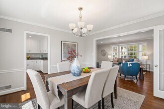 5112 Scarsdale Rd in Bethesda, MD - Building Photo - Building Photo