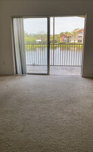 6450 Aragon Way, Unit 205 in Ft. Myers, FL - Building Photo - Building Photo