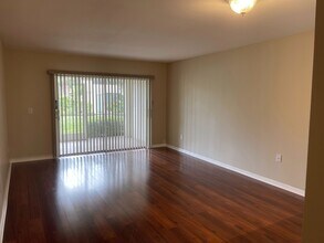 10356 Carrollwood Ln, Unit #203 in Tampa, FL - Foto de edificio - Building Photo