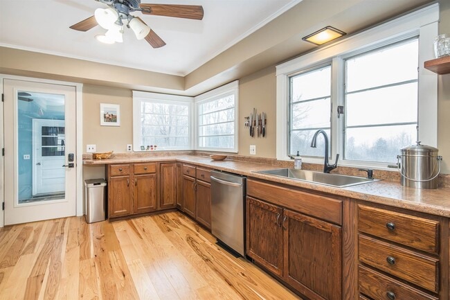 property at 290 Killington Ave