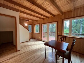 1274 Ballina Rd in Fairbanks, AK - Building Photo - Building Photo