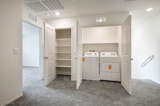 6184 Hibiscus Gdn St in North Las Vegas, NV - Building Photo - Building Photo