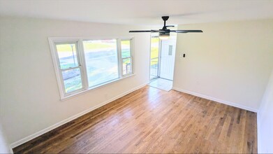 845 Florland Dr in Florissant, MO - Building Photo - Building Photo