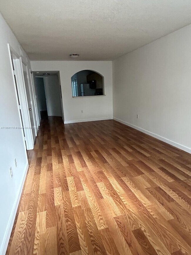 2731 SE 12th Rd-Unit -105 in Homestead, FL - Foto de edificio - Building Photo