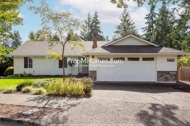 property at 1461 Greentree Cir