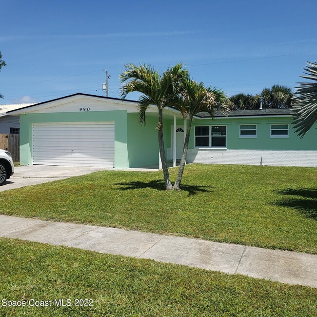990 Butia St in Merritt Island, FL - Building Photo - Building Photo