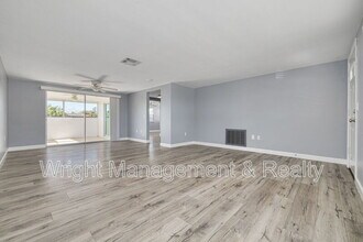 3233 Finch Dr in Holiday, FL - Foto de edificio - Building Photo