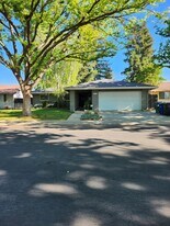 809 Lindsay Dr in Modesto, CA - Building Photo
