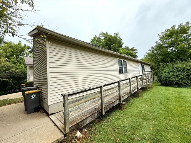 property at 217 S Roosevelt St