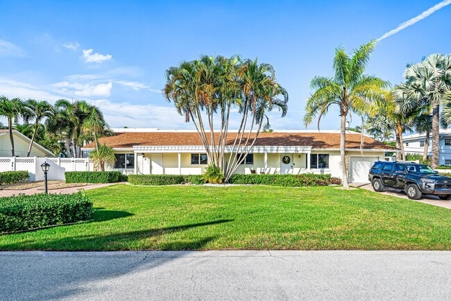17 Fayette Dr in Boynton Beach, FL - Building Photo - Building Photo