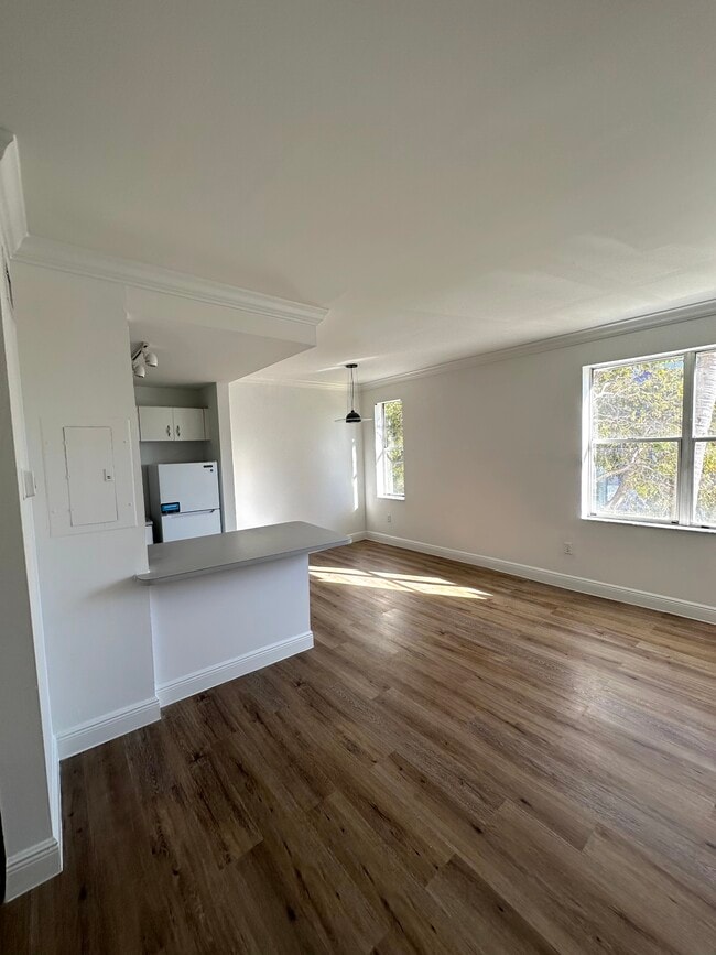 1502 Jefferson Ave, Unit 205