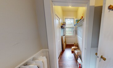 8A Forest St, Unit 2T in Cambridge, MA - Building Photo - Building Photo