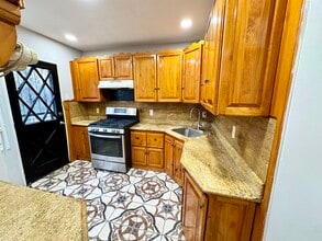 272 Winfield Ave in Jersey City, NJ - Building Photo - Building Photo