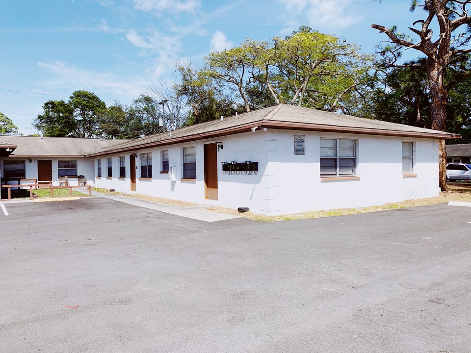 2105 Canal St in Ft. Myers, FL - Building Photo