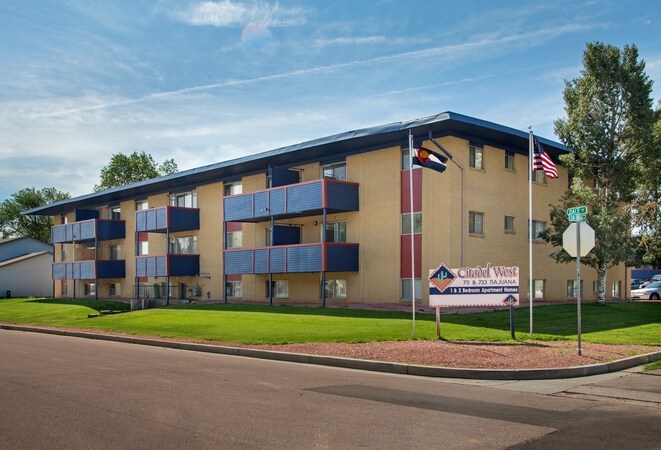 Citadel West in Colorado Springs, CO - Foto de edificio