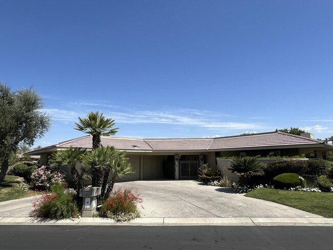 property at 1 Hamlet Ct