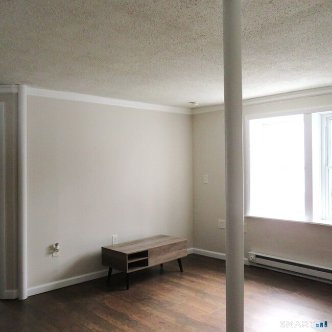 22 Ingraham St in Bristol, CT - Building Photo - Building Photo