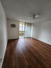 Monroe Manor Apartments in Riverside, CA - Foto de edificio - Building Photo
