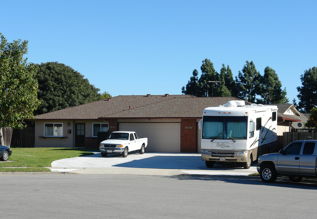 9410-9412 Petit Ct in Ventura, CA - Foto de edificio