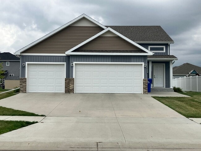 property at 6073 Autumn Dr S