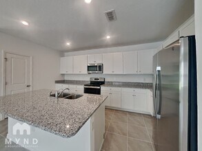 6963 Shelby Lynn Way in Zephyrhills, FL - Building Photo - Building Photo