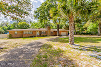 1040 Penman Rd in Neptune Beach, FL - Foto de edificio - Building Photo