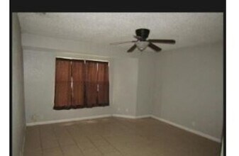 8635 Ridge Flower Dr in San Antonio, TX - Building Photo - Building Photo