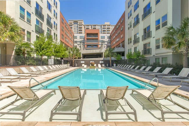 Gallery At Turtle Creek in Dallas, TX - Foto de edificio - Building Photo