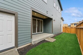 15323 207th Ave E in Bonney Lake, WA - Foto de edificio - Building Photo