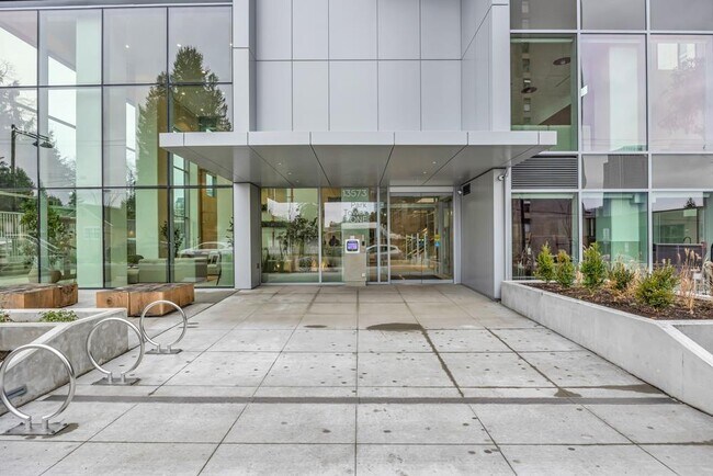 13573-1398A 98a Ave in Surrey, BC - Building Photo - Building Photo